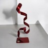 sculpture abstraite métal rouge