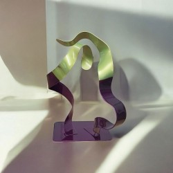 sculpture abstraite métal vert violet