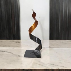 sculpture abstraite orange et noir