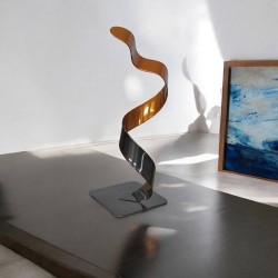 sculpture abstraite orange et noir
