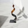 sculpture abstraite orange et noir