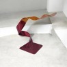 sculpture abstraite en métal orange et rouge
