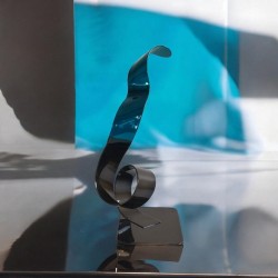 sculpture abstraite métal noir et turquoise