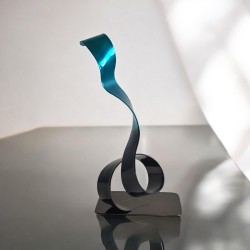 sculpture abstraite métal noir et turquoise