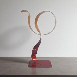 sculpture métal ruban torsadé rouge et orange