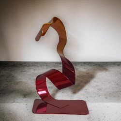 sculpture abstraite métal orange et rouge