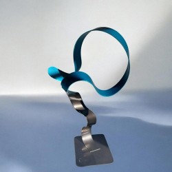 sculpture métal ruban torsadé turquoise et noir
