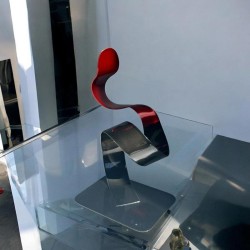 sculpture abstraite métal noir et rouge