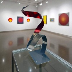 sculpture abstraite métal rouge noir