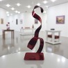 sculpture abstraite métal rouge
