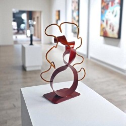 sculpture abstraite métal rouge et orange
