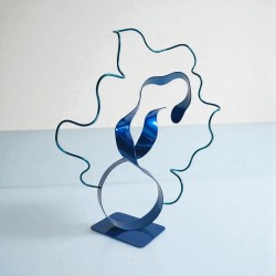 sculpture abstraite métal bleu marine et bleu turquoise