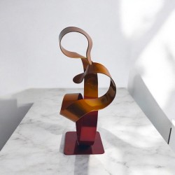 sculpture abstraite contemporaine métal rouge et orange