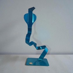 sculpture abstraite serpent en métal bleu turquoise