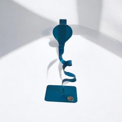 sculpture abstraite serpent en métal bleu turquoise