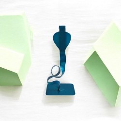 sculpture abstraite serpent en métal bleu turquoise