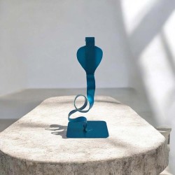 sculpture abstraite serpent en métal bleu turquoise