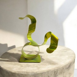 sculpture abstraite contemporaine métal vert anis