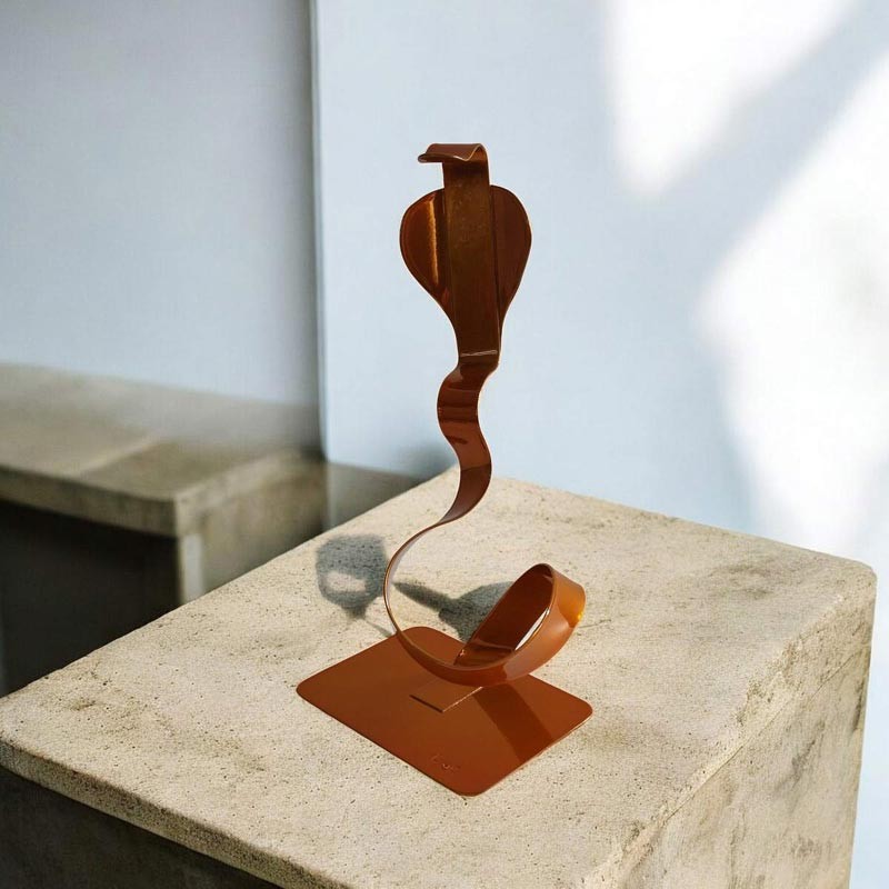 sculpture abstraite cobra orange