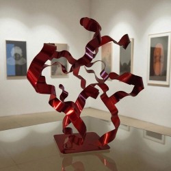 sculpture abstraite métal rouge