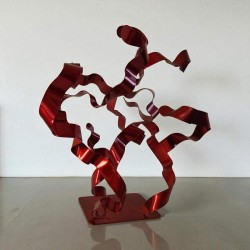 sculpture abstraite métal rouge