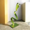sculpture abstraite serpent en métal vert anis