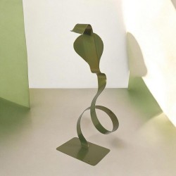 sculpture abstraite serpent en métal vert anis