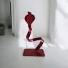 sculpture serpent naja stylisé rouge