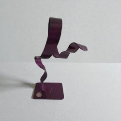 sculpture abstraite métal violet