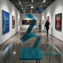 Sculpture abstraite bleu turquoise