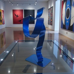 sculpture abstraite métal bleu marine