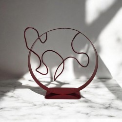 sculpture abstraite métal rouge