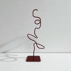 sculpture abstraite métal rouge