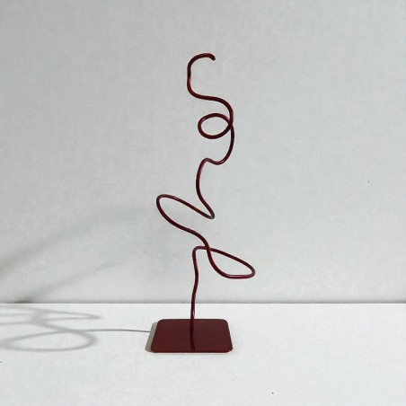 sculpture abstraite métal rouge