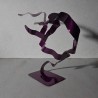 sculpture abstraite métal violet