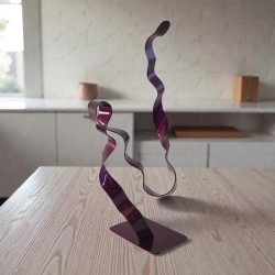 sculpture ruban torsadé violet