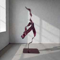 sculpture ruban torsadé violet