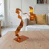sculpture abstraite métal orange