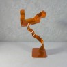 sculpture abstraite métal orange