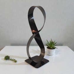sculpture ruban de Mobius noire