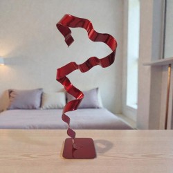 sculpture abstraite métal rouge