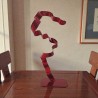 sculpture abstraite métal rouge