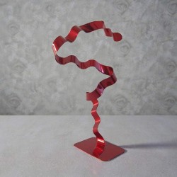 sculpture abstraite métal rouge