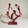 sculpture abstraite métal rouge