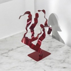 sculpture abstraite métal rouge