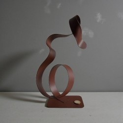 sculpture abstraite rouille