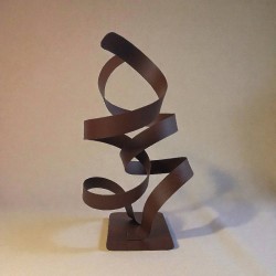 sculpture abstraite couleur rouille