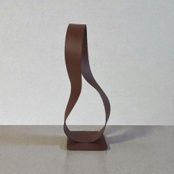 sculpture ruban de Mobius rouille