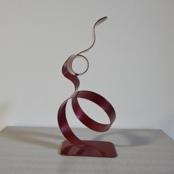 sculpture abstraite métal rouge