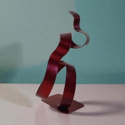 sculpture abstraite métal rouge